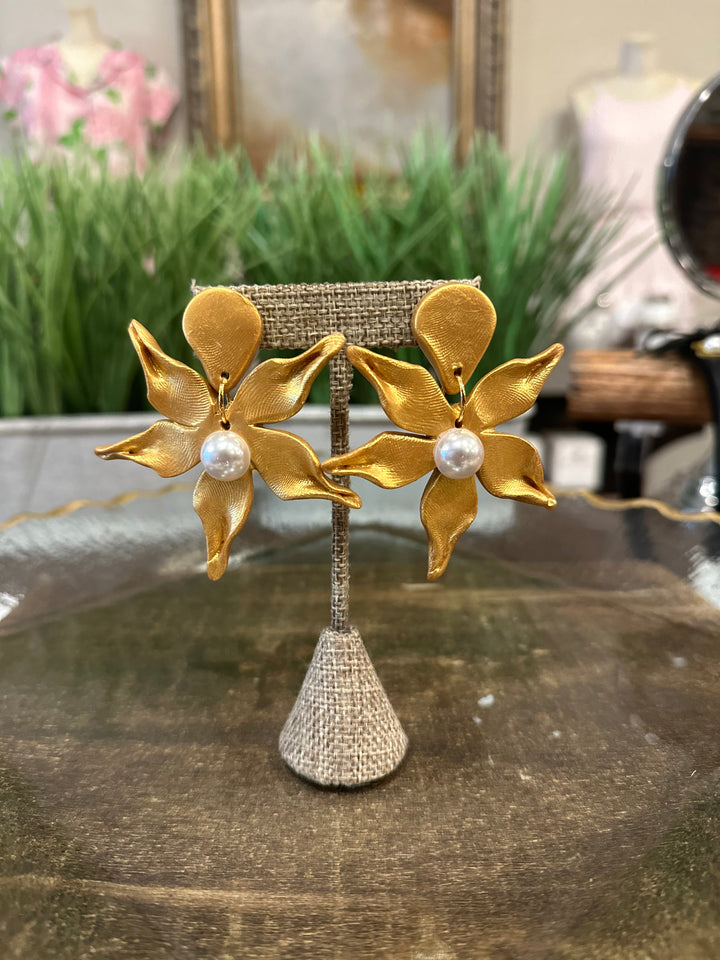 Stargazer Lily & Pearl Dangles