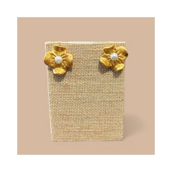 Gardenia Pearl Studs